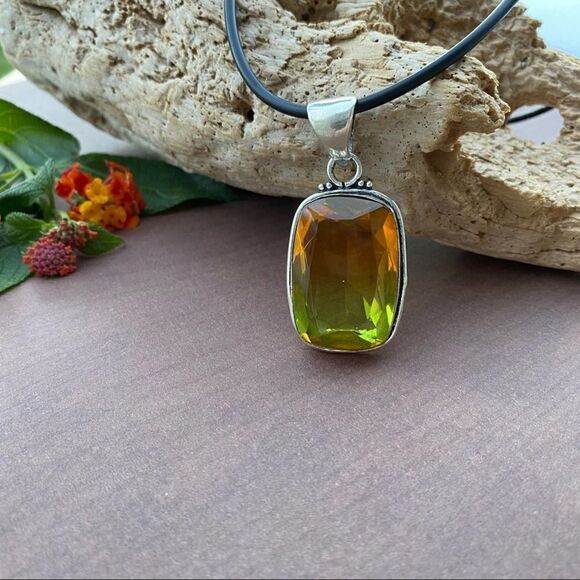 Bi-Color Tourmaline silver pendant necklace - Picture 3 of 7